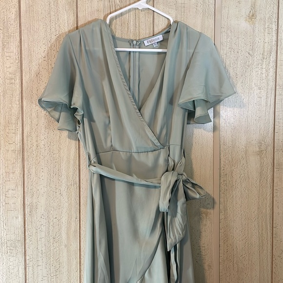 Esther and Co. Dresses & Skirts - Silky Sage Midi Dress